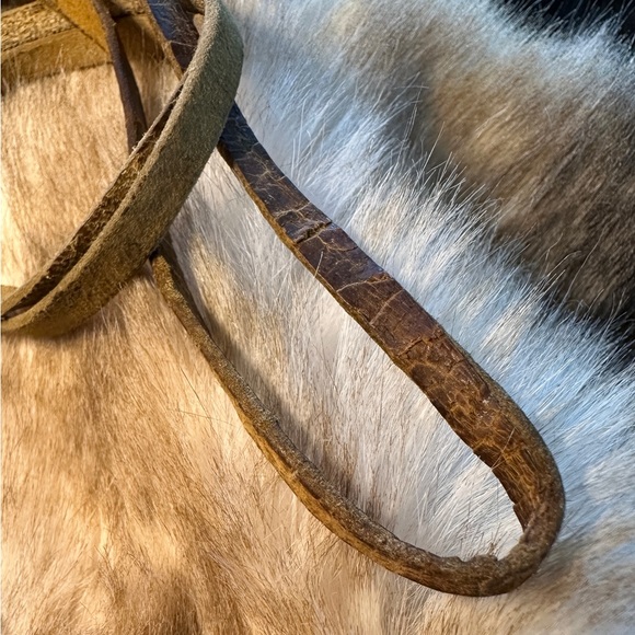 18th Century Native American Leather Medicine Bag & Brown Bess Flints - Picture 8 of 10